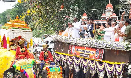Dussehra : अम्बारी जुलूस उत्सव Dussehra : अम्बारी जुलूस उत्सव