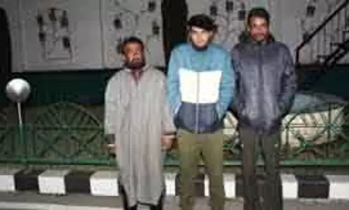 पुलिस ने अनंतनाग में जिलाव्यापी सिम विक्रेताओं का निरीक्षण किया