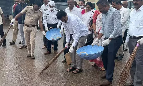 स्वच्छता को कार्य में शामिल करें: MLA Bhimanna स्वच्छता को कार्य में शामिल करें: MLA Bhimanna