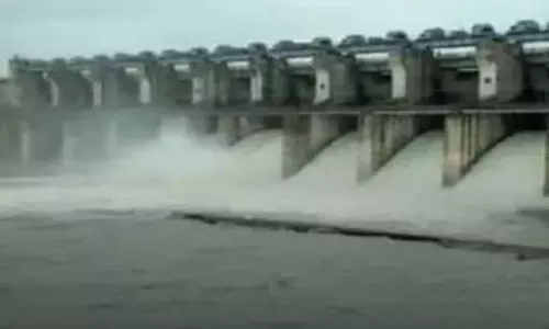 गंगरेल बांध के 6 गेट खोले गए, महानदी सटे गांवों में कराई गई मुनादी गंगरेल बांध के 6 गेट खोले गए, महानदी सटे गांवों में कराई गई मुनादी