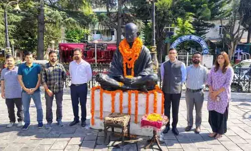 गांधी जयंती पर Himachal ने अहिंसा के पुजारी को नमन किया
