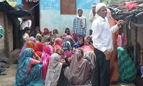 Khandva: दुर्गा विसर्जन हादसे में 11 की अंतिम यात्रा Khandva: दुर्गा विसर्जन हादसे में 11 की अंतिम यात्रा