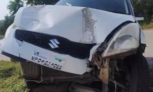 Sehore: भाजपा नेता के बेटे की कार ने मॉर्निंग वॉकर्स को कुचला Sehore: भाजपा नेता के बेटे की कार ने मॉर्निंग वॉकर्स को कुचला