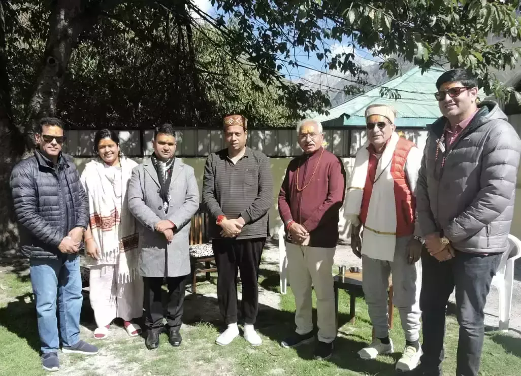Badrinath Dham: पंकज मोदी ने बदरी विशाल के दर्शन कर जताई श्रद्धा