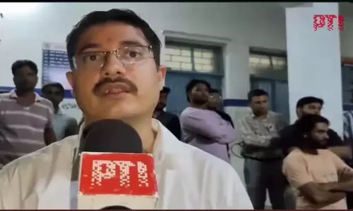 MP के खंडवा में ट्रैक्टर झील में गिरने से 11 लोगों की मौत MP के खंडवा में ट्रैक्टर झील में गिरने से 11 लोगों की मौत