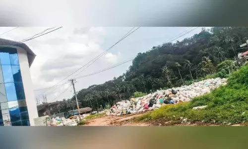 Kerala : खेल के मैदान नहीं, खेल प्रेमियों को इंतजार करना पड़ रहा