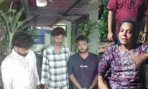 लग्जरी कार में MDMA की तस्करी के आरोप में एक युवती समेत चार लोग गिरफ्तार लग्जरी कार में MDMA की तस्करी के आरोप में एक युवती समेत चार लोग गिरफ्तार