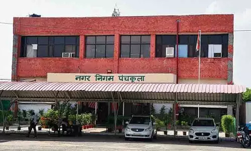 Panchkula MC ने गांधी जयंती पर सफाई कर्मचारियों को सम्मानित किया