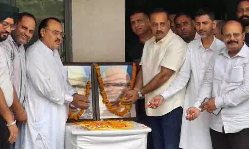 Ludhiana: कांग्रेस ने महात्मा गांधी और पूर्व प्रधानमंत्री शास्त्री को श्रद्धांजलि दी