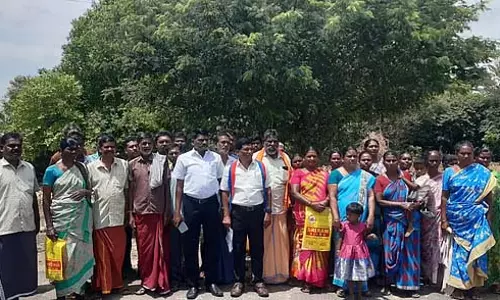 Tamil Nadu : मालिक को दी गई ज़मीन की उचित माप की मांग को लेकर विरोध प्रदर्शन