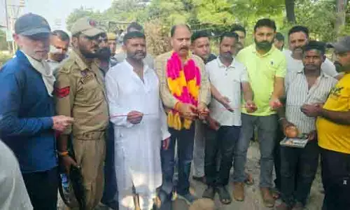 MLA बिश्नाह ने दियोली-शिबूचक सड़क पर मैकडैमाइजेशन कार्य का उद्घाटन किया MLA बिश्नाह ने दियोली-शिबूचक सड़क पर मैकडैमाइजेशन कार्य का उद्घाटन किया