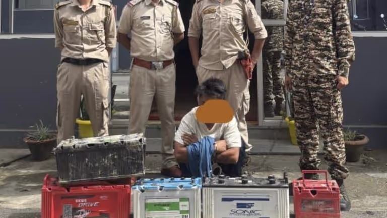 Arunachal :  पुलिस ने 3.5 लाख रुपये मूल्य की पांच डीजी बैटरियां और केबल बरामद कीं