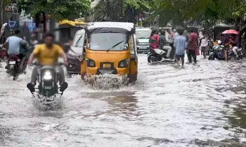 Visakhapatnam : उत्तर आंध्र के तीन जिलों में अचानक बाढ़ का खतरा Visakhapatnam : उत्तर आंध्र के तीन जिलों में अचानक बाढ़ का खतरा