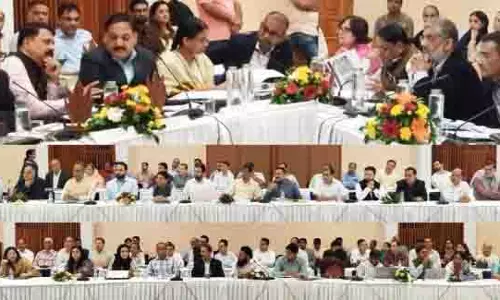 केंद्रीय शिक्षा सचिव ने J&K में शिक्षा परिदृश्य की समीक्षा की केंद्रीय शिक्षा सचिव ने J&K में शिक्षा परिदृश्य की समीक्षा की