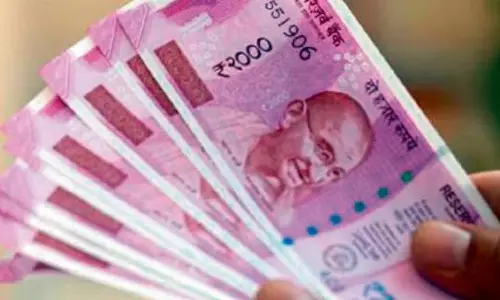 EMI vs SIP: पहले खुद को भुगतान करने से आप हजारों रुपये बचा सकते हैं EMI vs SIP: पहले खुद को भुगतान करने से आप हजारों रुपये बचा सकते हैं