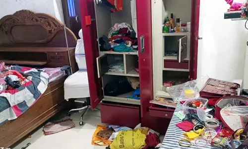 Palamu के पांकी में आर्मी जवान के घर लाखों की चोरी
