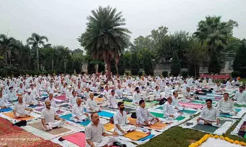 Amritsar: योग के माध्यम से निवासियों को स्वस्थ जीवनशैली अपनाने के लिए प्रोत्साहित किया गया