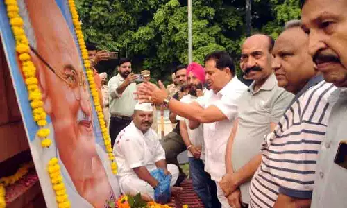 Mahatma Gandhi को उनकी 156वीं जयंती पर श्रद्धांजलि अर्पित की गई