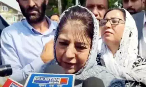 Mufti ने सुरक्षा बलों द्वारा खेल के मैदानों पर कब्जा करने के खिलाफ चेतावनी दी