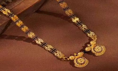 दशहरा के मौके पर खरीदारी करने आई महिला का मंगलसूत्र चोरी दशहरा के मौके पर खरीदारी करने आई महिला का मंगलसूत्र चोरी