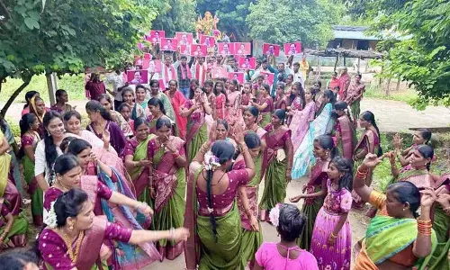 यह शानदार है.. KTR ने मुखरा में महिलाओं की प्रशंसा की