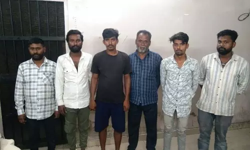 Raipur Breaking: खमतराई पुलिस ने 6 जुआरियों को किया गिरफ्तार