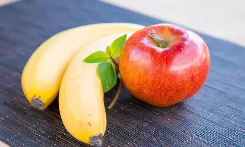 वजन घटाने के लिए कौन सा बेहतर है, केला या सेब? वजन घटाने के लिए कौन सा बेहतर है, केला या सेब?