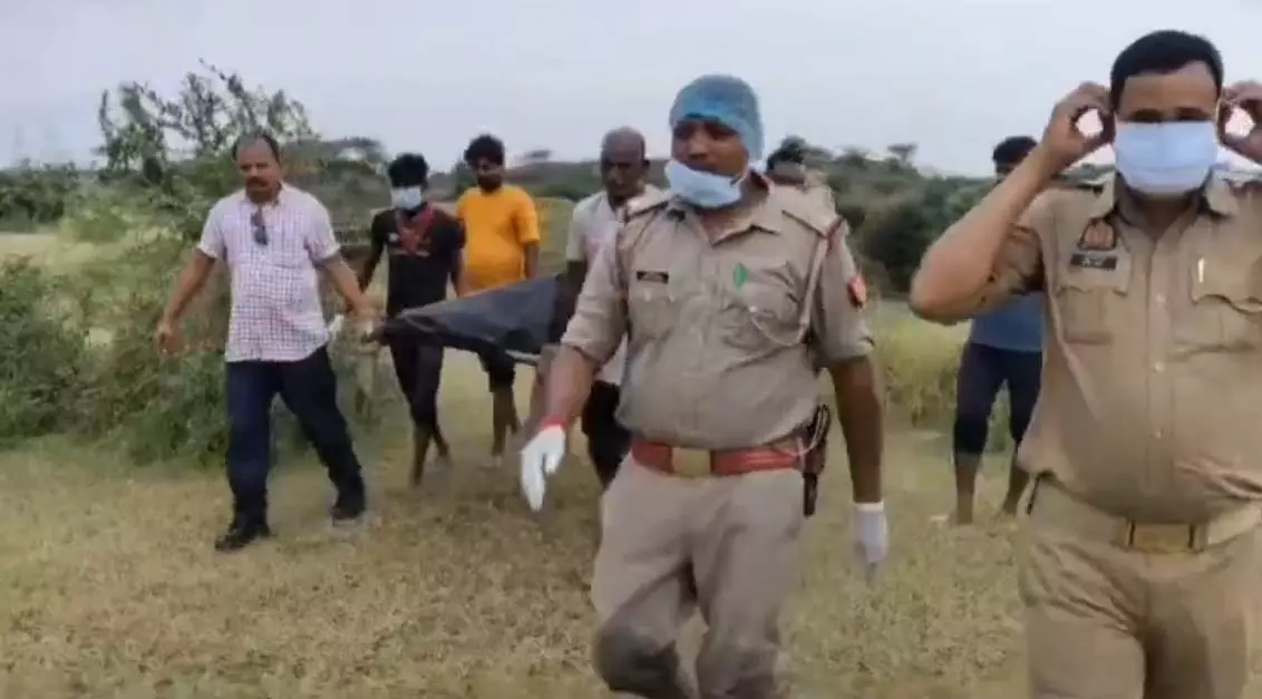 जीजा-साली की मौत मामले में पुलिस अधिकारी सस्पेंड, जंगल में मिली थी लाशें जीजा-साली की मौत मामले में पुलिस अधिकारी सस्पेंड, जंगल में मिली थी लाशें