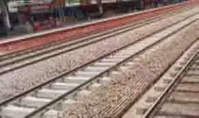 Dehradun:अमृतसर एक्सप्रेस से नीचे गिरा बालक, गंभीर रूप से घायल Dehradun:अमृतसर एक्सप्रेस से नीचे गिरा बालक, गंभीर रूप से घायल