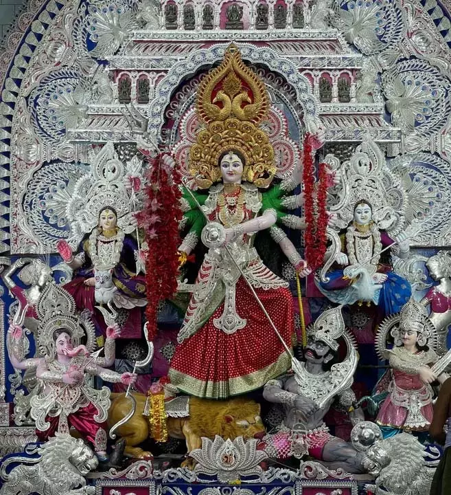 कटक में विसर्जन समारोह ने रचा इतिहास; पहली बार 400 महिलाएं जुलूस में शामिल हुईं कटक में विसर्जन समारोह ने रचा इतिहास; पहली बार 400 महिलाएं जुलूस में शामिल हुईं