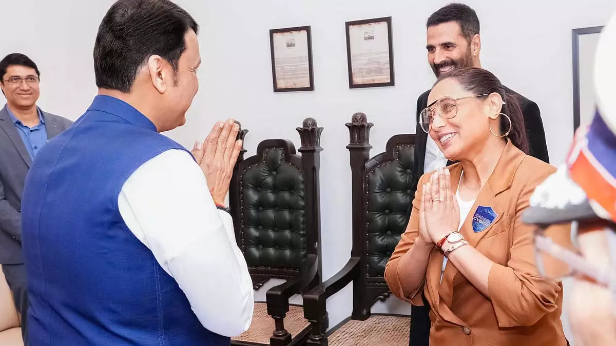 Mumbai : सीएम देवेंद्र फडणवीस ने साइबर जागरूकता माह की शुरुआत की Mumbai : सीएम देवेंद्र फडणवीस ने साइबर जागरूकता माह की शुरुआत की