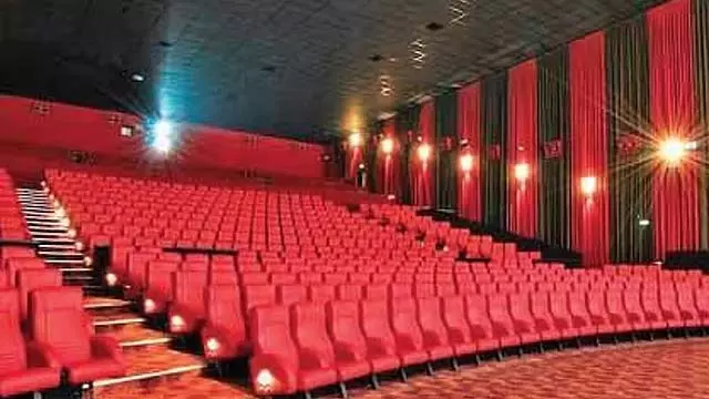 Karnataka : सरकार ने दर्शकों को सलाह दी है कि अपनी खरीदी गई फिल्म टिकटें सुरक्षित रखे Karnataka : सरकार ने दर्शकों को सलाह दी है कि अपनी खरीदी गई फिल्म टिकटें सुरक्षित रखे