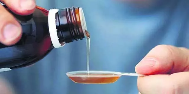 Delhi : 11 बच्चों की मौत के बाद केंद्र ने चेतावनी दी, 2 साल से कम उम्र के बच्चों को कफ सिरप न दें Delhi : 11 बच्चों की मौत के बाद केंद्र ने चेतावनी दी, 2 साल से कम उम्र के बच्चों को कफ सिरप न दें