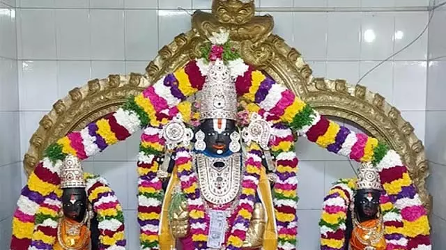 Tamil Nadu : वज़हपदी पेरुमल मंदिरों में पुरत्तसी नाडु शनि पूजा Tamil Nadu : वज़हपदी पेरुमल मंदिरों में पुरत्तसी नाडु शनि पूजा