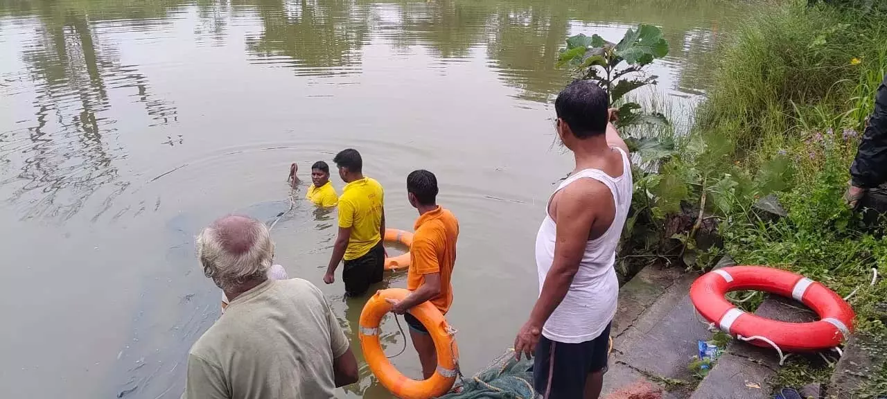 Odisha : सुंदरगढ़ में तालाब में डूबे दो भाई, शव बरामद Odisha : सुंदरगढ़ में तालाब में डूबे दो भाई, शव बरामद