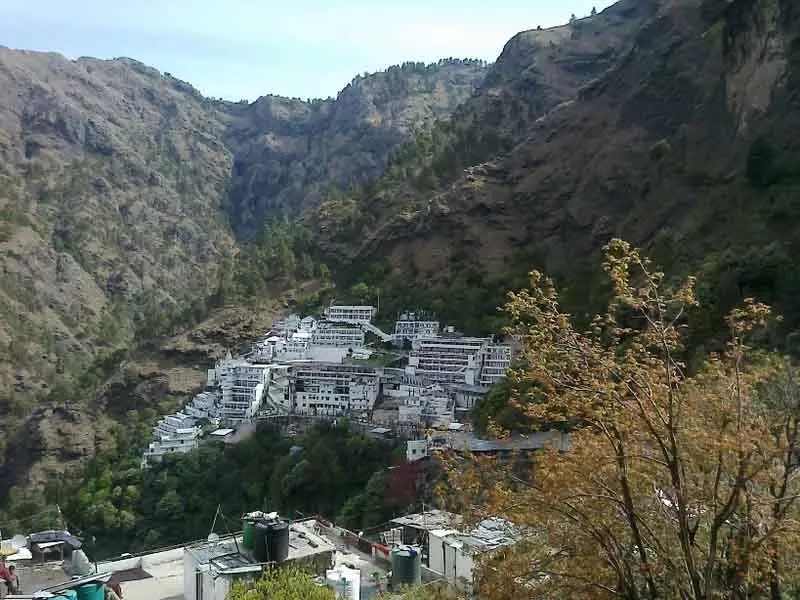 वैष्णो देवी यात्रा 5 से 7 अक्टूबर तक स्थगित रहेगी वैष्णो देवी यात्रा 5 से 7 अक्टूबर तक स्थगित रहेगी