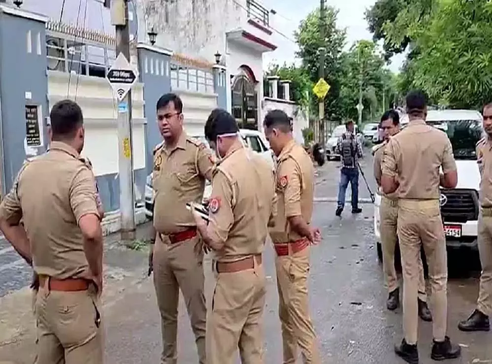 Bareilly: बरेली में सपा गतिविधियों पर रोक, संभल में सुरक्षा कड़ी Bareilly: बरेली में सपा गतिविधियों पर रोक, संभल में सुरक्षा कड़ी