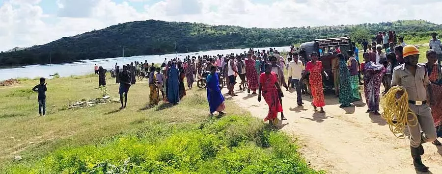 Bagepalli : तैराकी करते समय 3 छात्रों की मौत Bagepalli : तैराकी करते समय 3 छात्रों की मौत