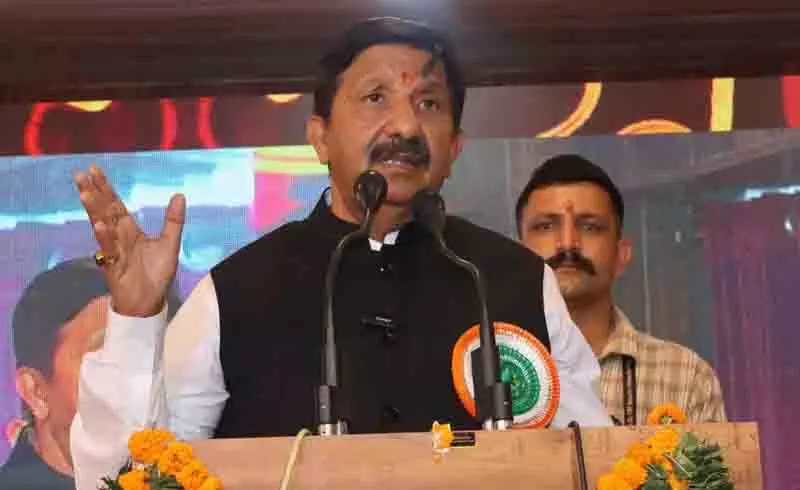 Dy CM ने केंद्र से जल जीवन मिशन के लिए लंबित 1,200 करोड़ रुपये जारी करने का अनुरोध किया Dy CM ने केंद्र से जल जीवन मिशन के लिए लंबित 1,200 करोड़ रुपये जारी करने का अनुरोध किया