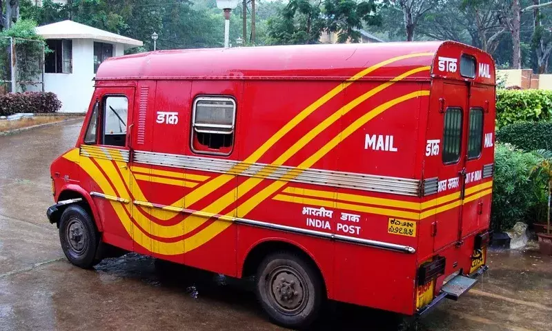 Manipur: चुराचांदपुर में दो साल से अधिक समय बाद डाक सेवाएं फिर से शुरू Manipur: चुराचांदपुर में दो साल से अधिक समय बाद डाक सेवाएं फिर से शुरू