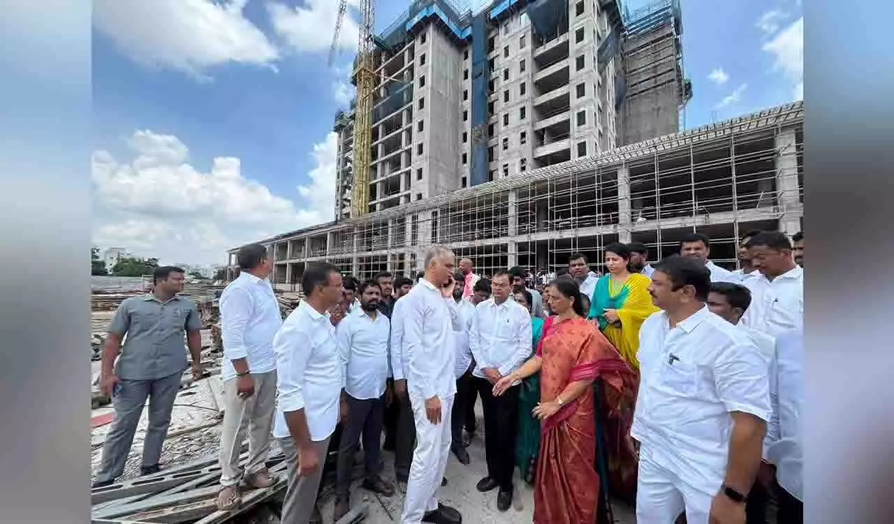 BRS नेताओं ने विलंबित टीआईएमएस अस्पताल का निरीक्षण किया BRS नेताओं ने विलंबित टीआईएमएस अस्पताल का निरीक्षण किया