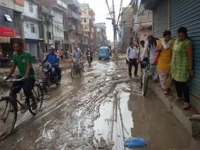 नेपाल: भूस्खलन के बाद काठमांडू में वाहनों की आवाजाही पर तीन दिन का प्रतिबंध नेपाल: भूस्खलन के बाद काठमांडू में वाहनों की आवाजाही पर तीन दिन का प्रतिबंध