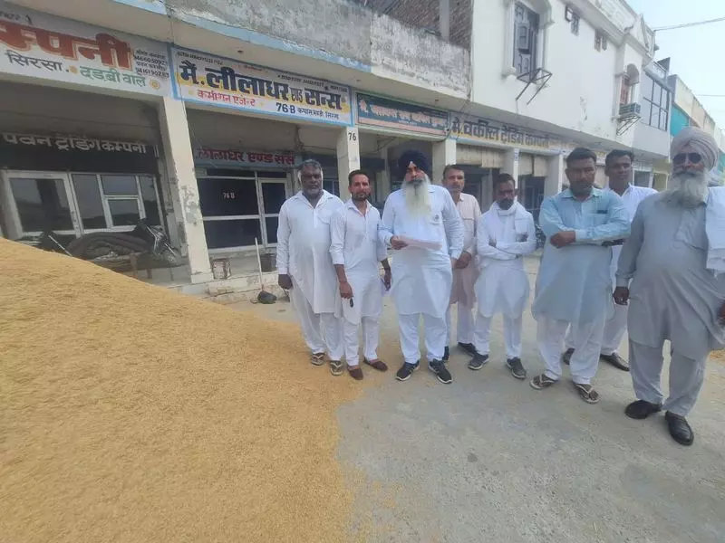 Haryana : किसान एकता प्रमुख का कहना है कि मजदूरों की हड़ताल के कारण धान की खरीद रुक गई Haryana : किसान एकता प्रमुख का कहना है कि मजदूरों की हड़ताल के कारण धान की खरीद रुक गई