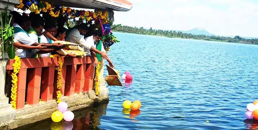 Pandavapura : टौन्नूर झील को तालाब की भेंट Pandavapura : टौन्नूर झील को तालाब की भेंट