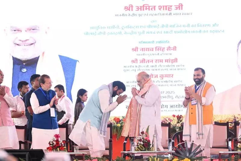 अमित शाह ने रोहतक में देश की सबसे बड़ी दही उत्पादन सुविधा का उद्घाटन किया अमित शाह ने रोहतक में देश की सबसे बड़ी दही उत्पादन सुविधा का उद्घाटन किया