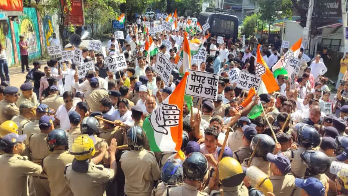Lucknow: बरेली प्रकरण पर कांग्रेस का कड़ा रुख Lucknow: बरेली प्रकरण पर कांग्रेस का कड़ा रुख