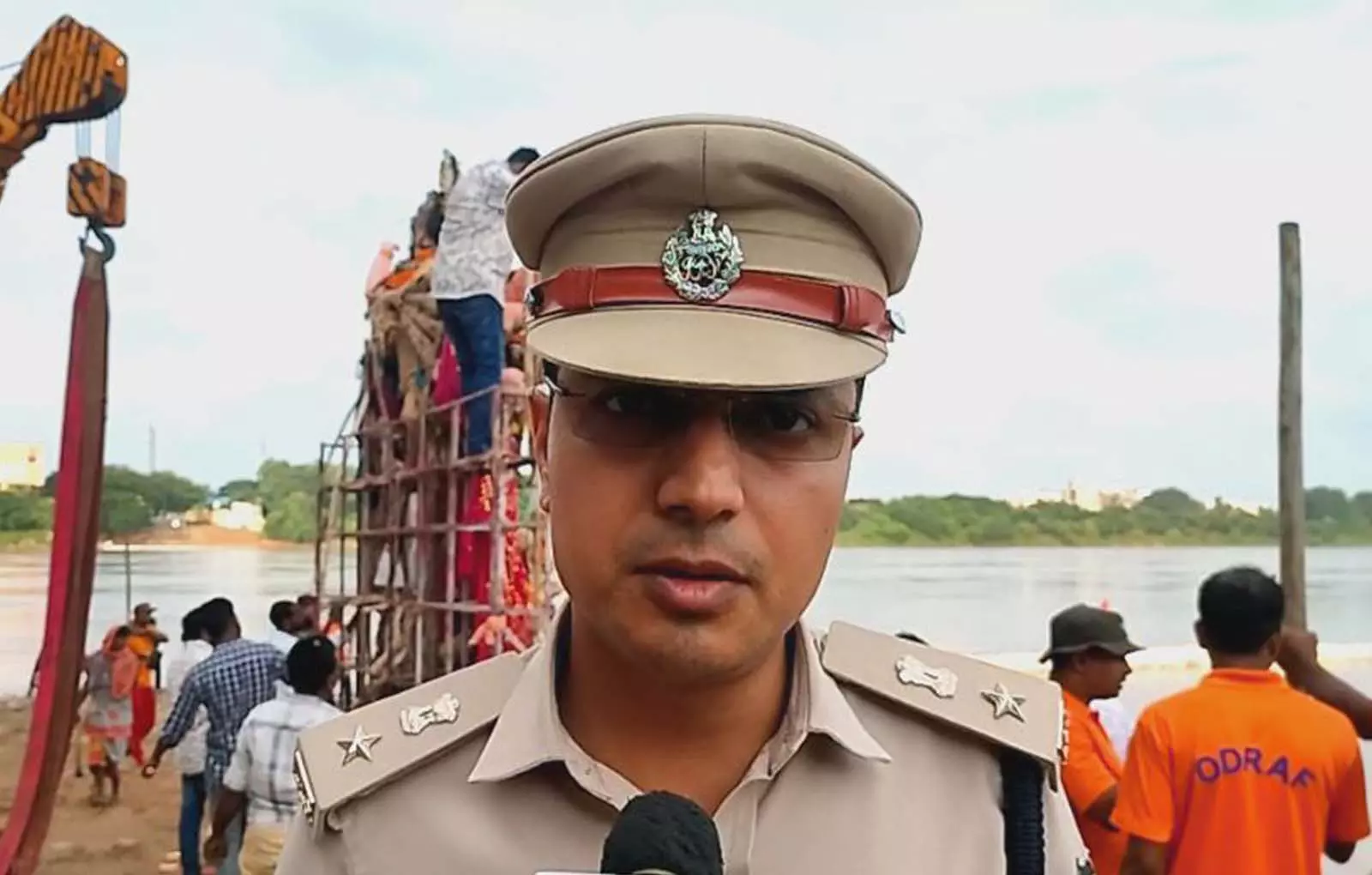 भुवनेश्वर में दुर्गा पूजा जुलूस सुचारू, DCP ने दिया बयान भुवनेश्वर में दुर्गा पूजा जुलूस सुचारू, DCP ने दिया बयान