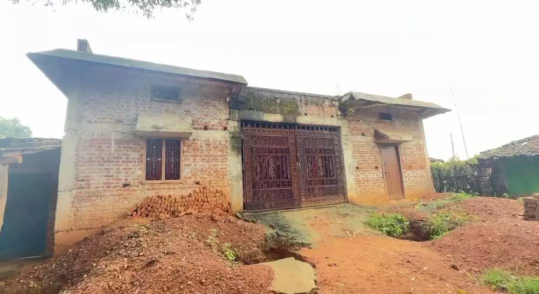 CG BREAKING: कुख्यात गांजा तस्कर रोहित यादव की 50 लाख से अधिक की संपत्ति फ्रीज CG BREAKING: कुख्यात गांजा तस्कर रोहित यादव की 50 लाख से अधिक की संपत्ति फ्रीज