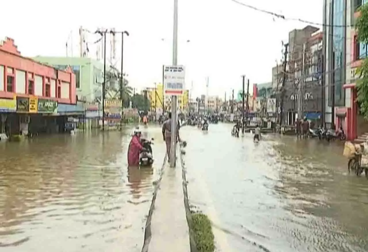 Odisha: बालासोर जलभराव और अवरुद्ध नालियों से जूझ रहा है Odisha: बालासोर जलभराव और अवरुद्ध नालियों से जूझ रहा है