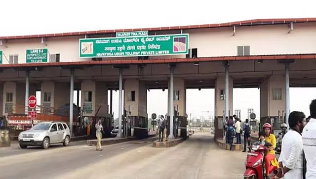 15 नवंबर से नए टोल नियम: बिना फास्टैग वालों के लिए केंद्र की तरफ से अच्छी खबर 15 नवंबर से नए टोल नियम: बिना फास्टैग वालों के लिए केंद्र की तरफ से अच्छी खबर